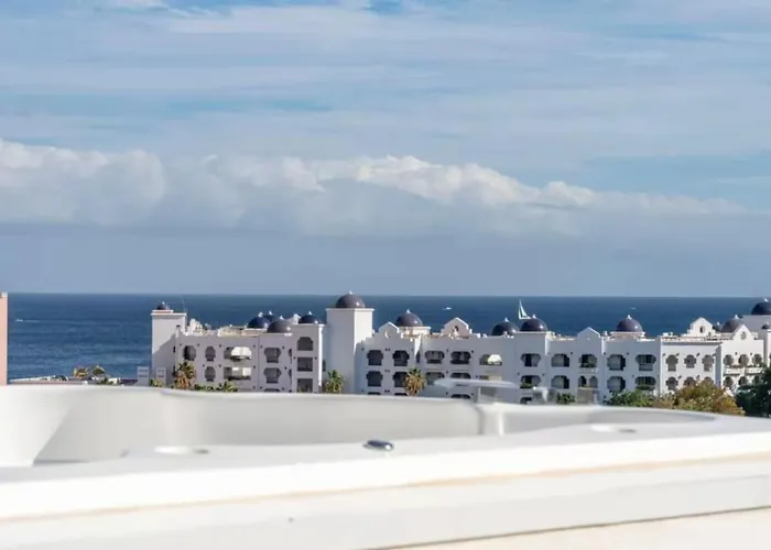 Penthouse With Private Jacuzzi Apartment *