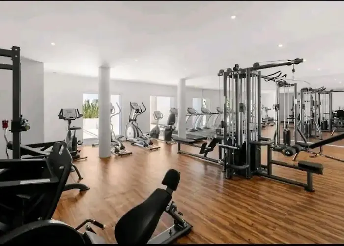 Penthouse With Private Jacuzzi Apartment *